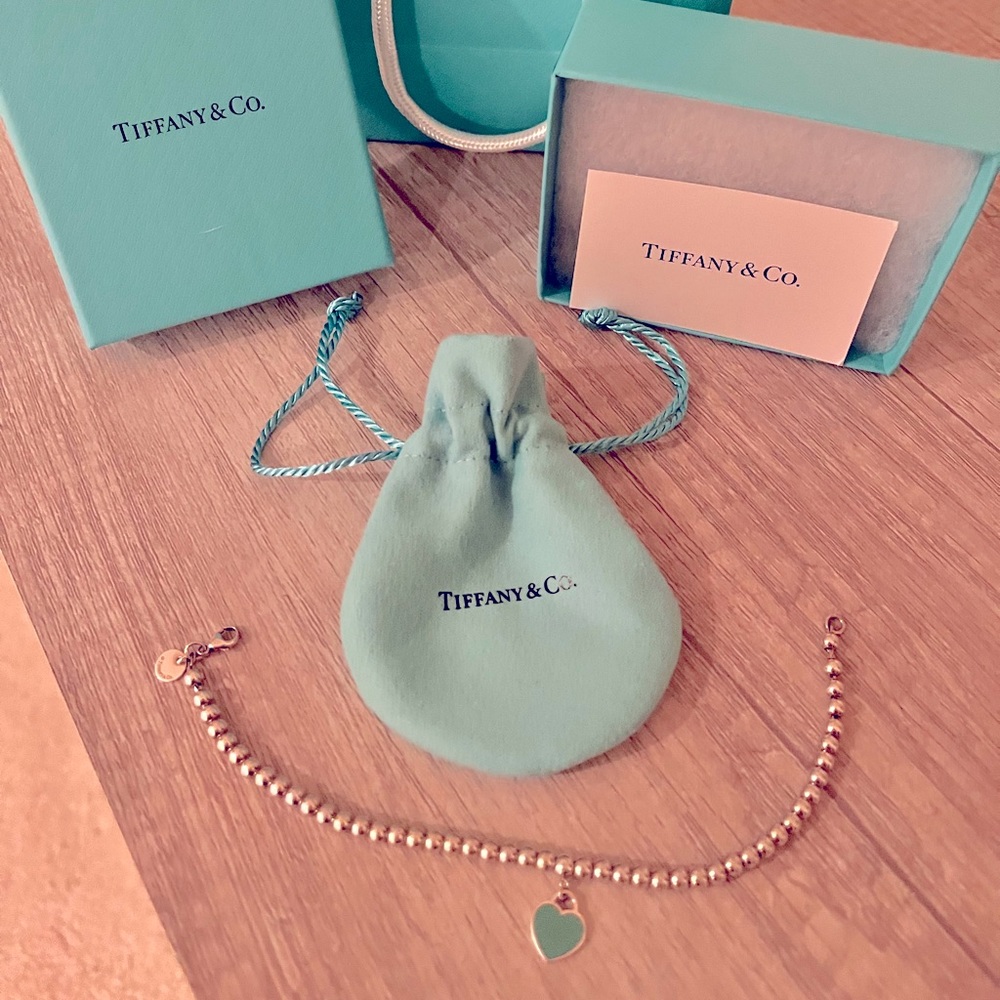 Tiffany & Co Heart Tag Bead Bracelet in Silver / Blue heart
